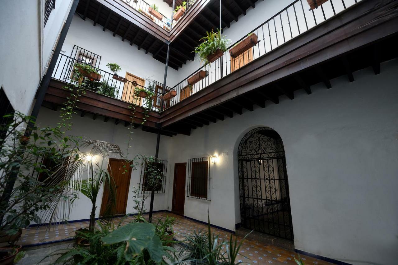 Apartamento Arenal Севиля Екстериор снимка